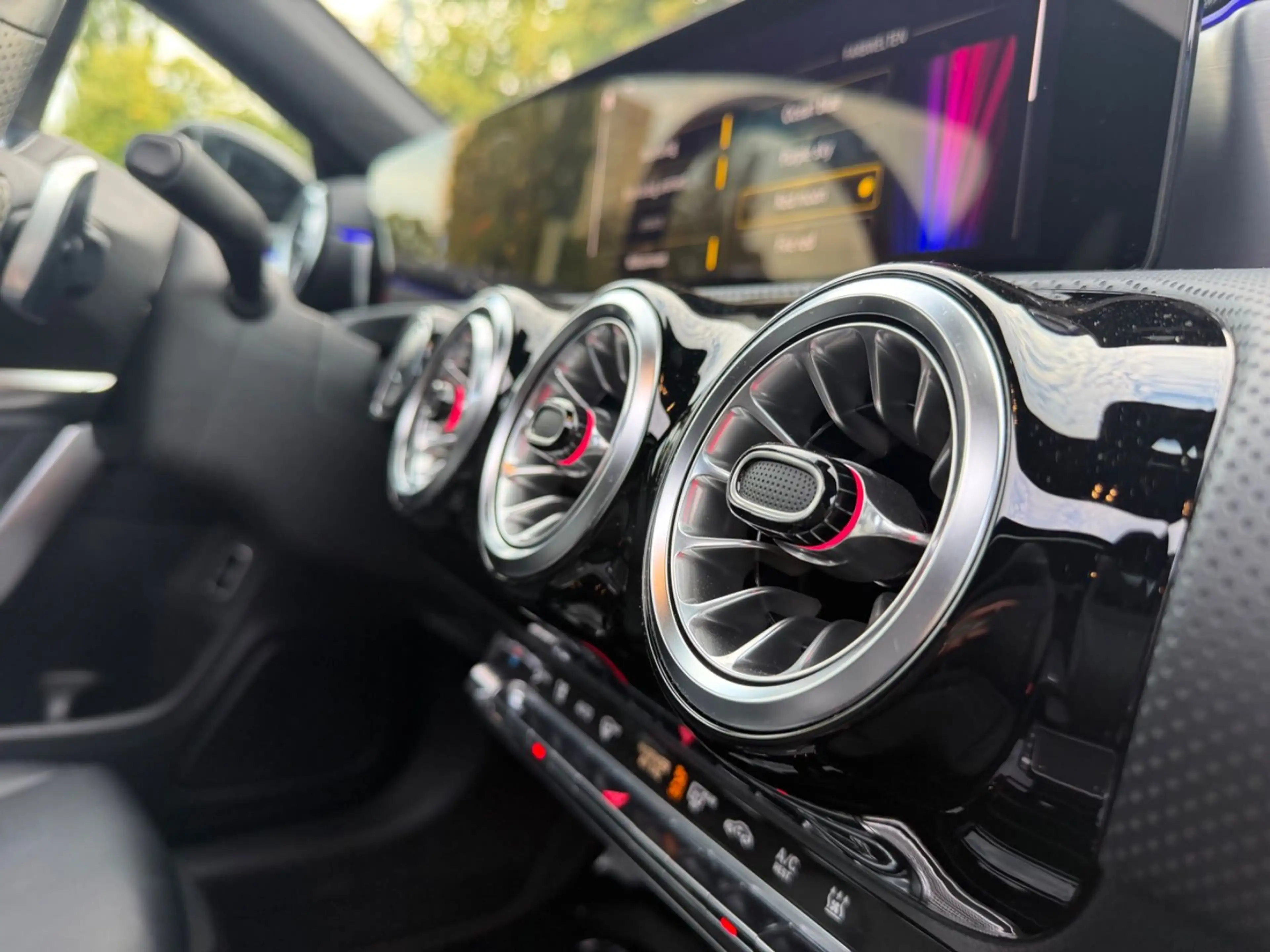 Mercedes-Benz CLA 200 AMG/Night/Pano/ACC/Apple/Ambiente/keyles — photo 14