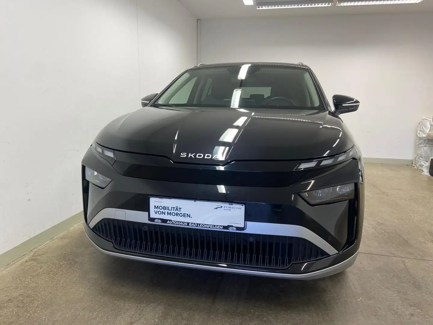 Skoda Enyaq 85 Schwarz - 2