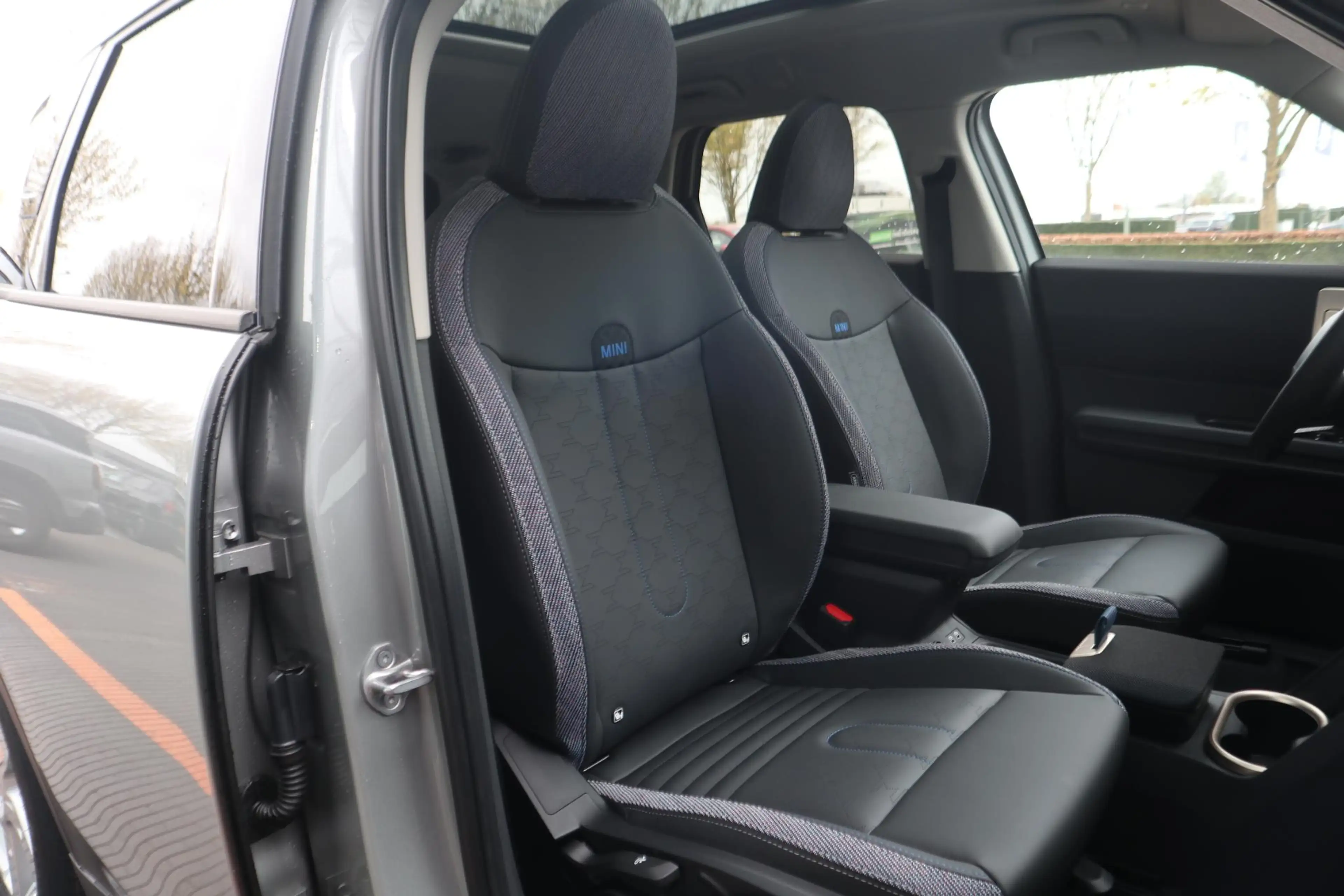 MINI Countryman C | Classic Trim + Package M — photo 12