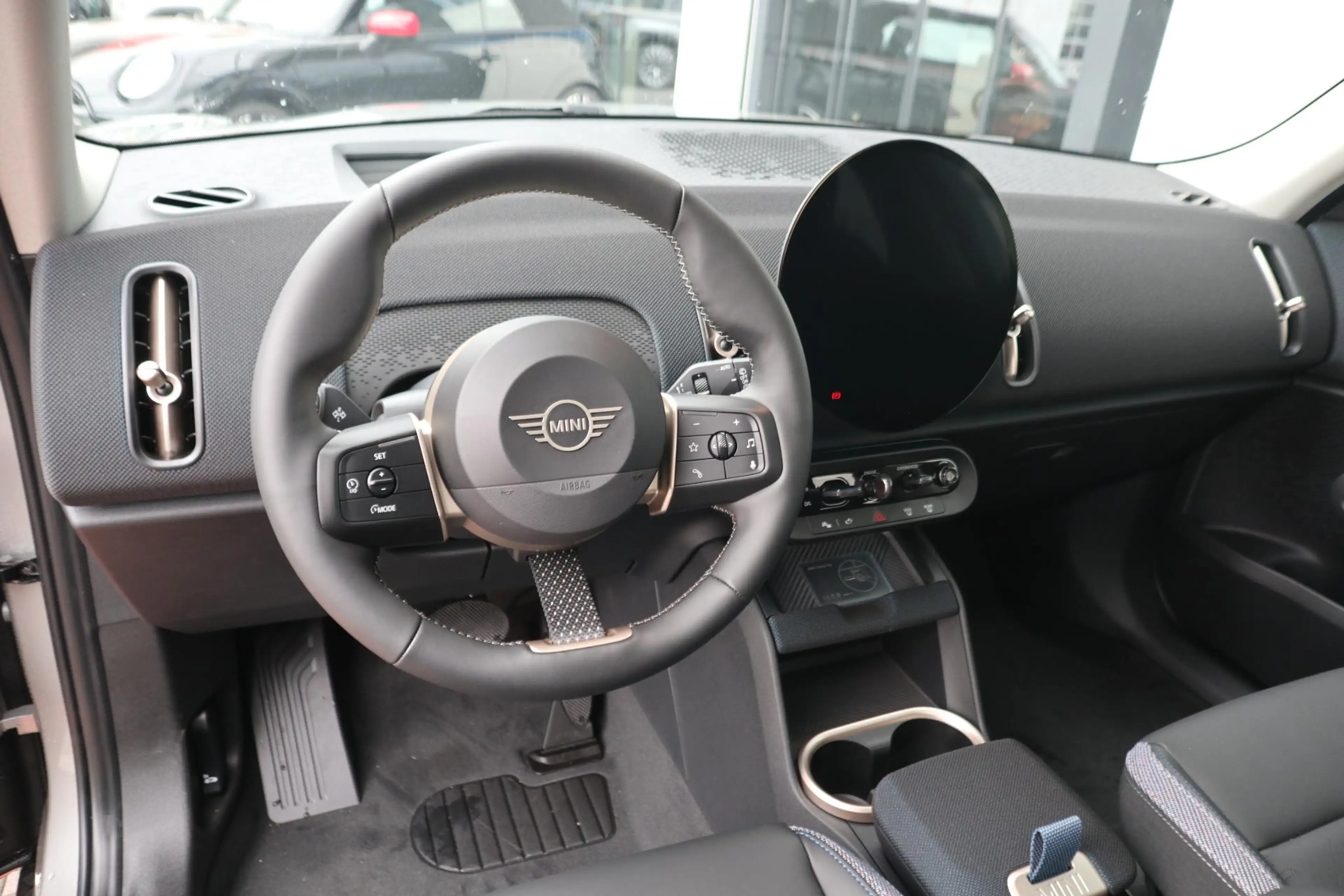 MINI Countryman C | Classic Trim + Package M — photo 10
