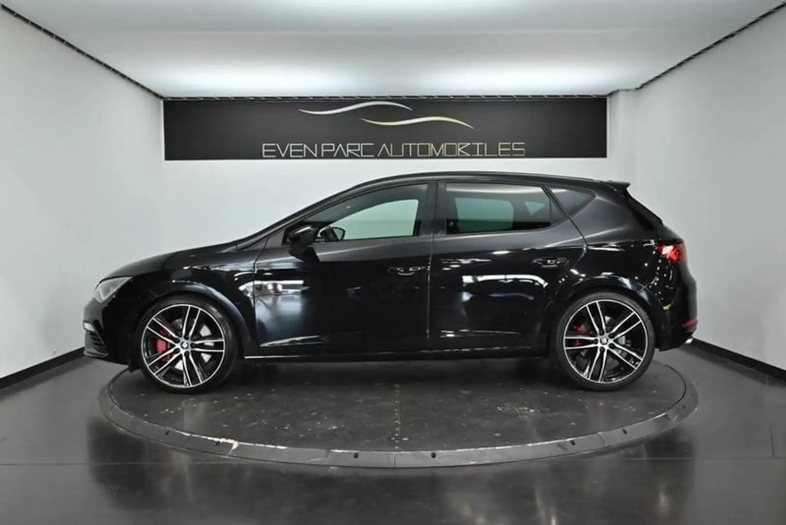 SEAT Leon 2.0 TSI 300 DSG6 Cupra - 2