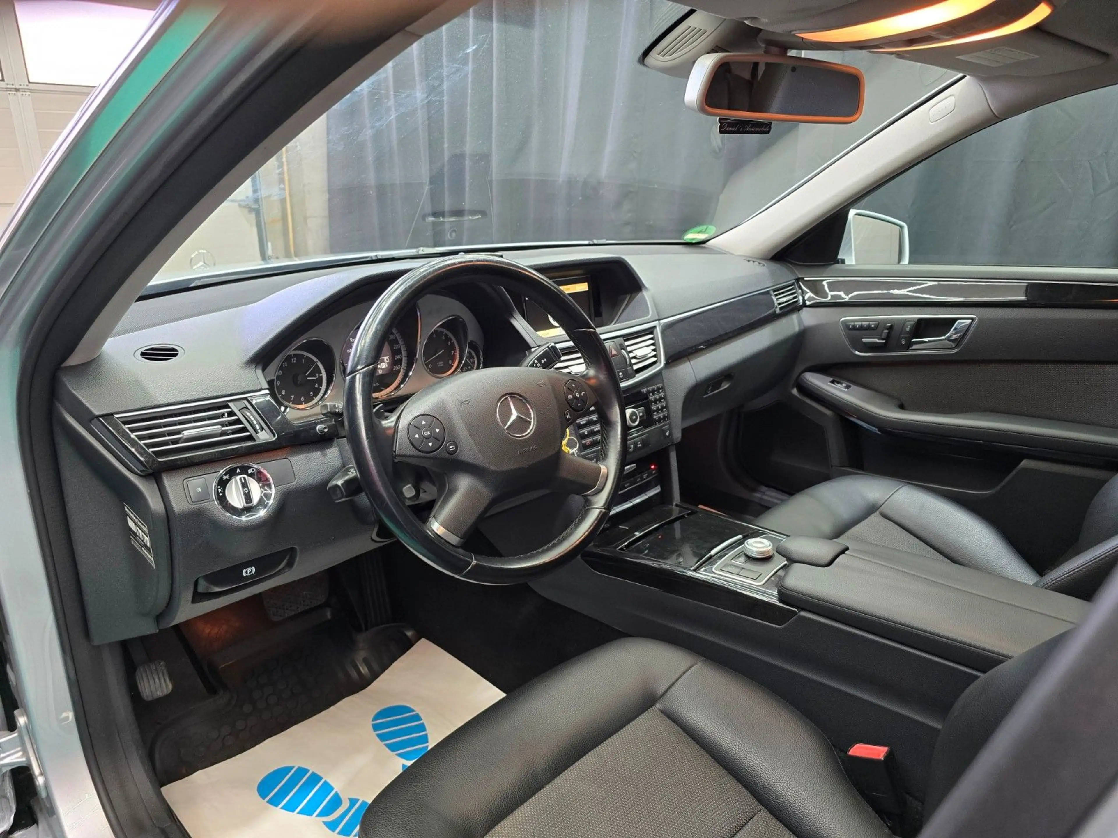 Mercedes-Benz E 350 CGI BlueEfficiency/Rü.KAMERA/NAVI/LEDER — photo 12