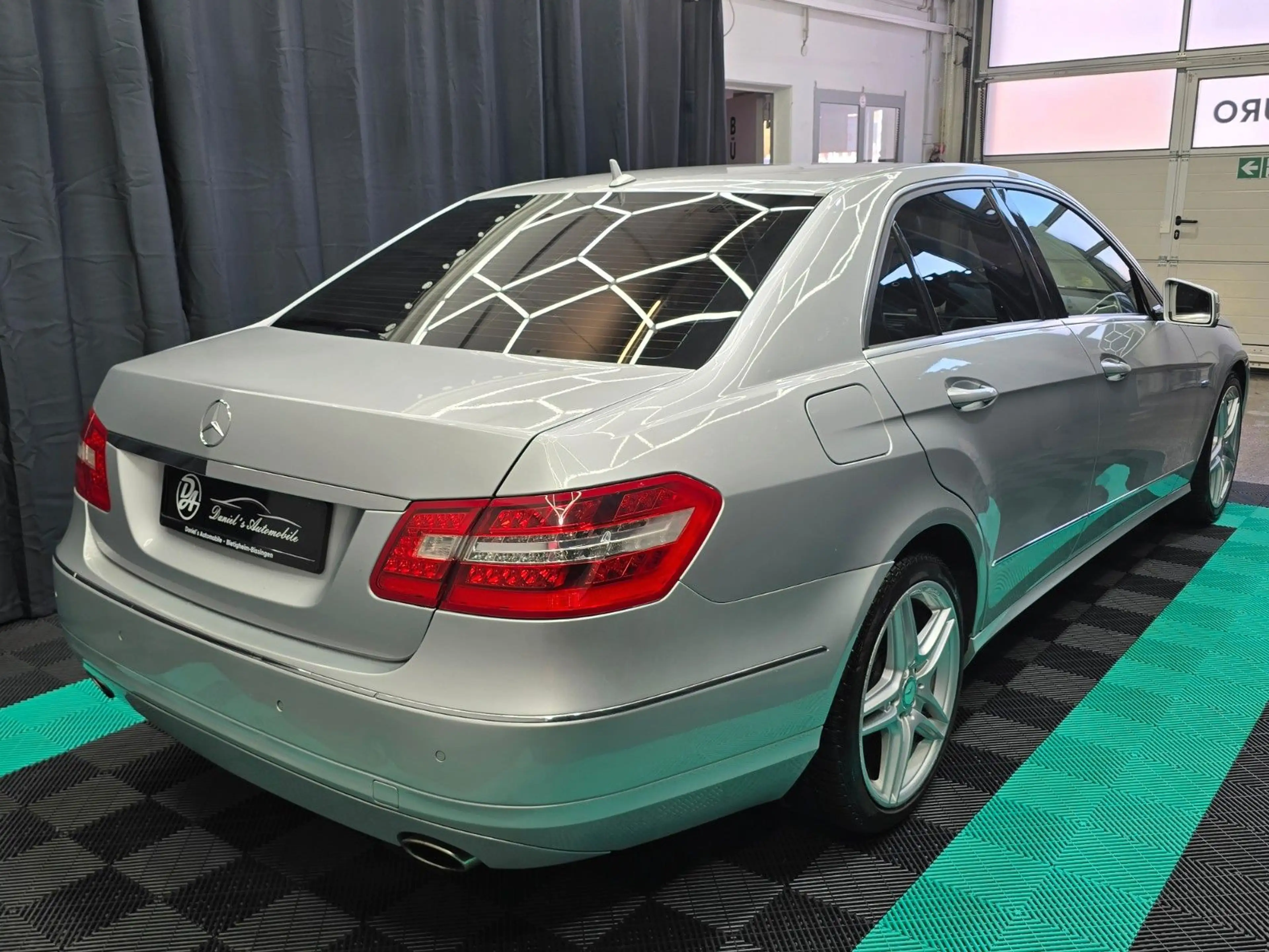 Mercedes-Benz E 350 CGI BlueEfficiency/Rü.KAMERA/NAVI/LEDER — photo 8