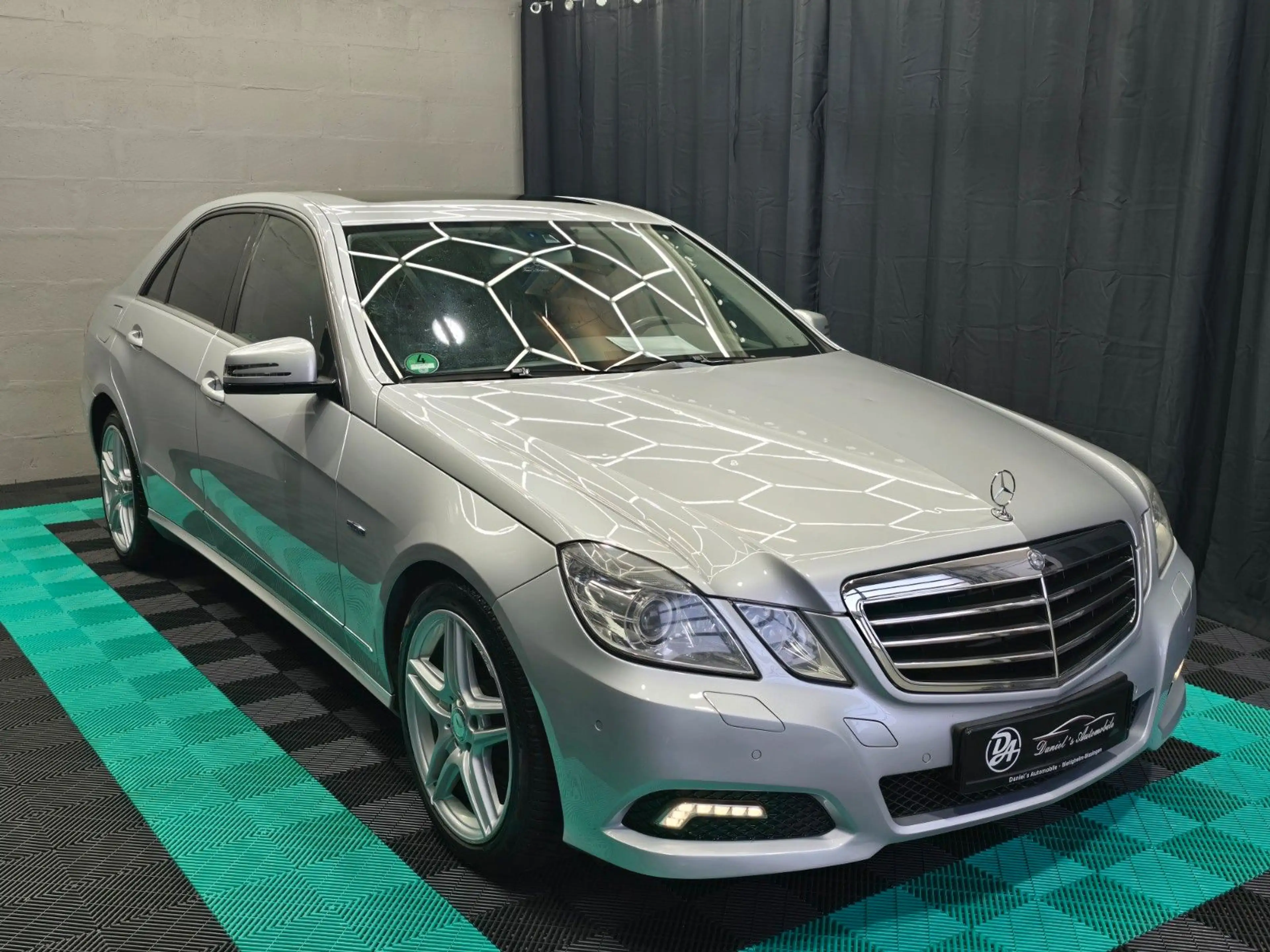 Mercedes-Benz E 350 CGI BlueEfficiency/Rü.KAMERA/NAVI/LEDER — photo 9