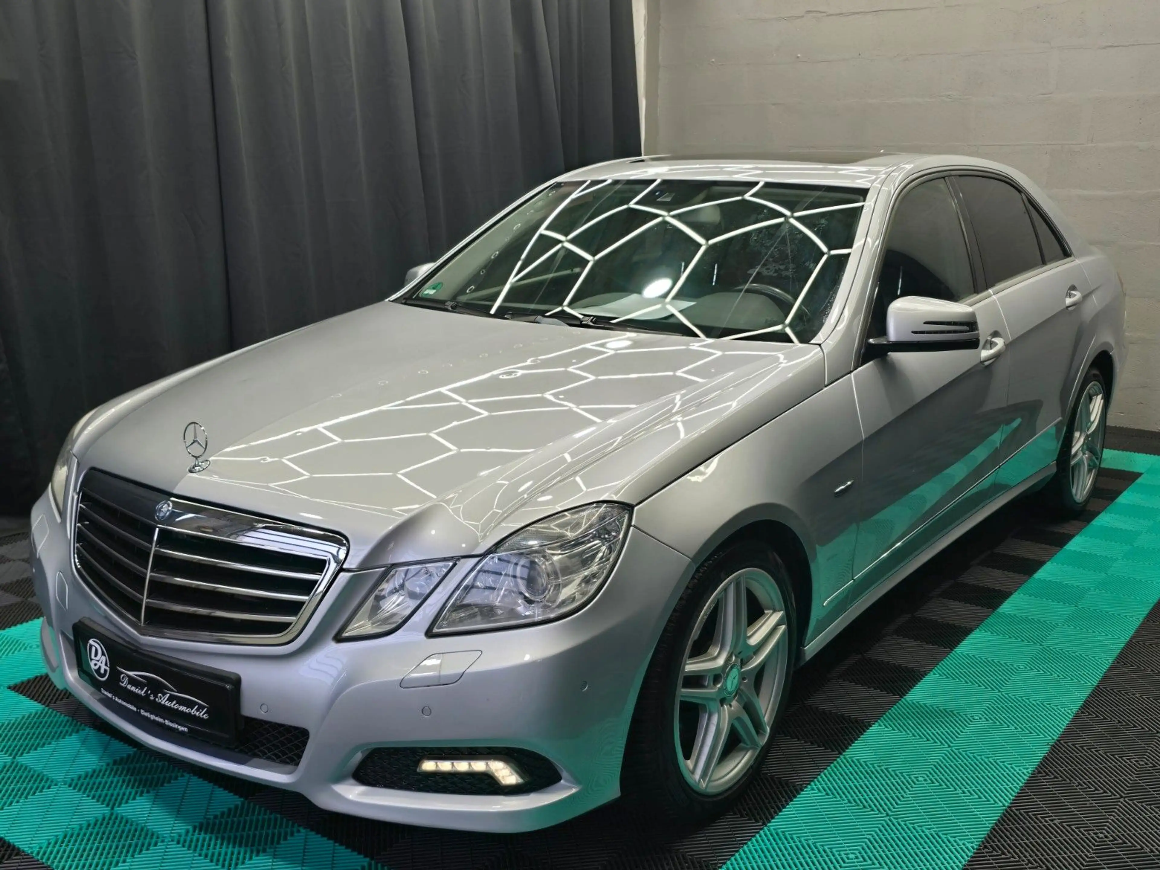 Mercedes-Benz E 350 CGI BlueEfficiency/Rü.KAMERA/NAVI/LEDER — photo 4