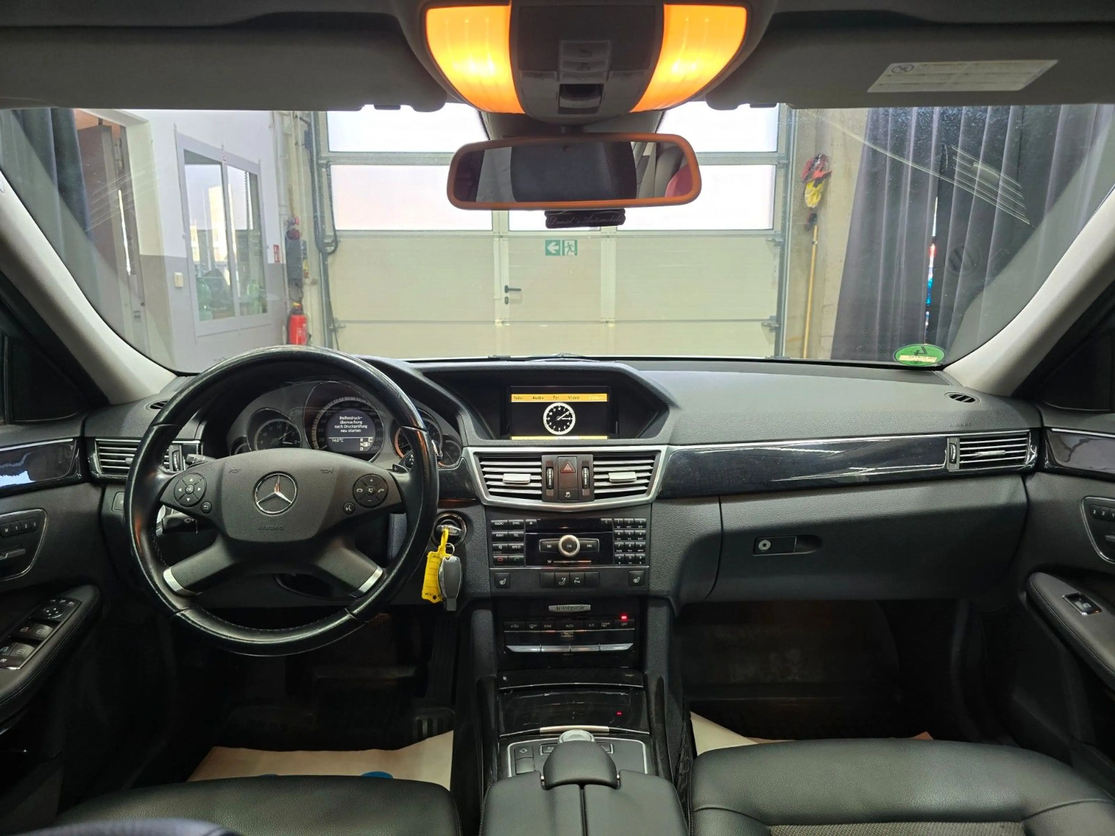 Mercedes-Benz E 350 CGI BlueEfficiency/Rü.KAMERA/NAVI/LEDER — photo 13