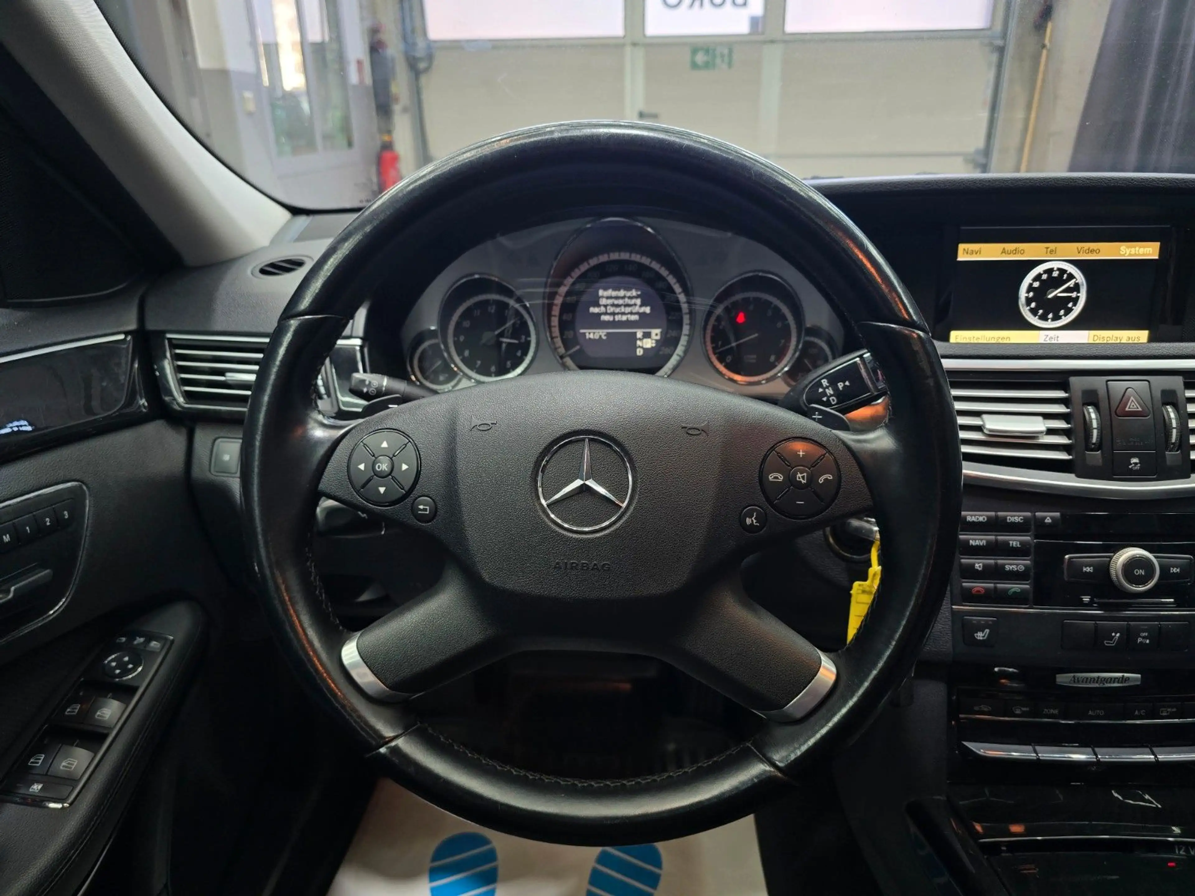 Mercedes-Benz E 350 CGI BlueEfficiency/Rü.KAMERA/NAVI/LEDER — photo 14