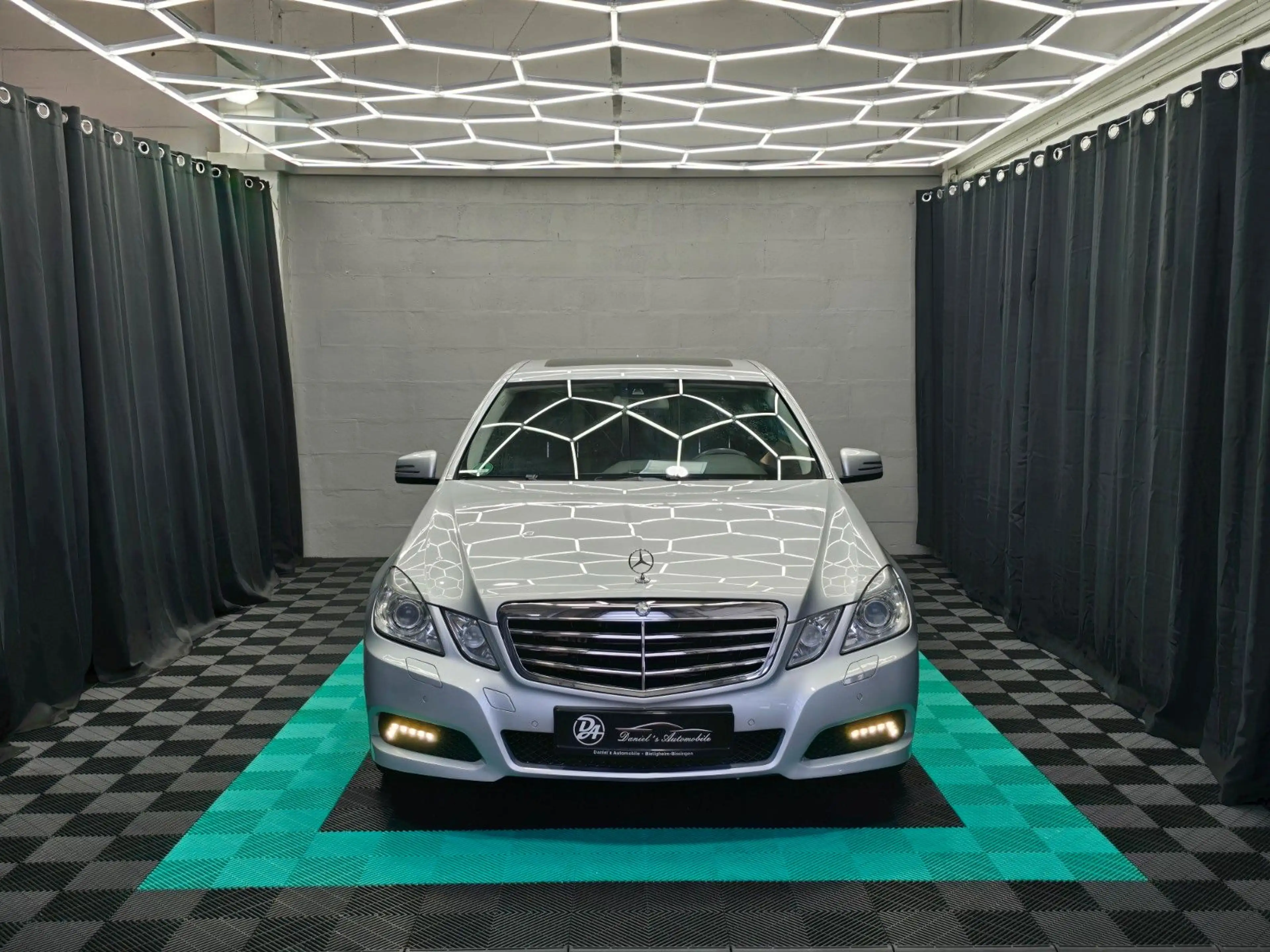 Mercedes-Benz E 350 CGI BlueEfficiency/Rü.KAMERA/NAVI/LEDER