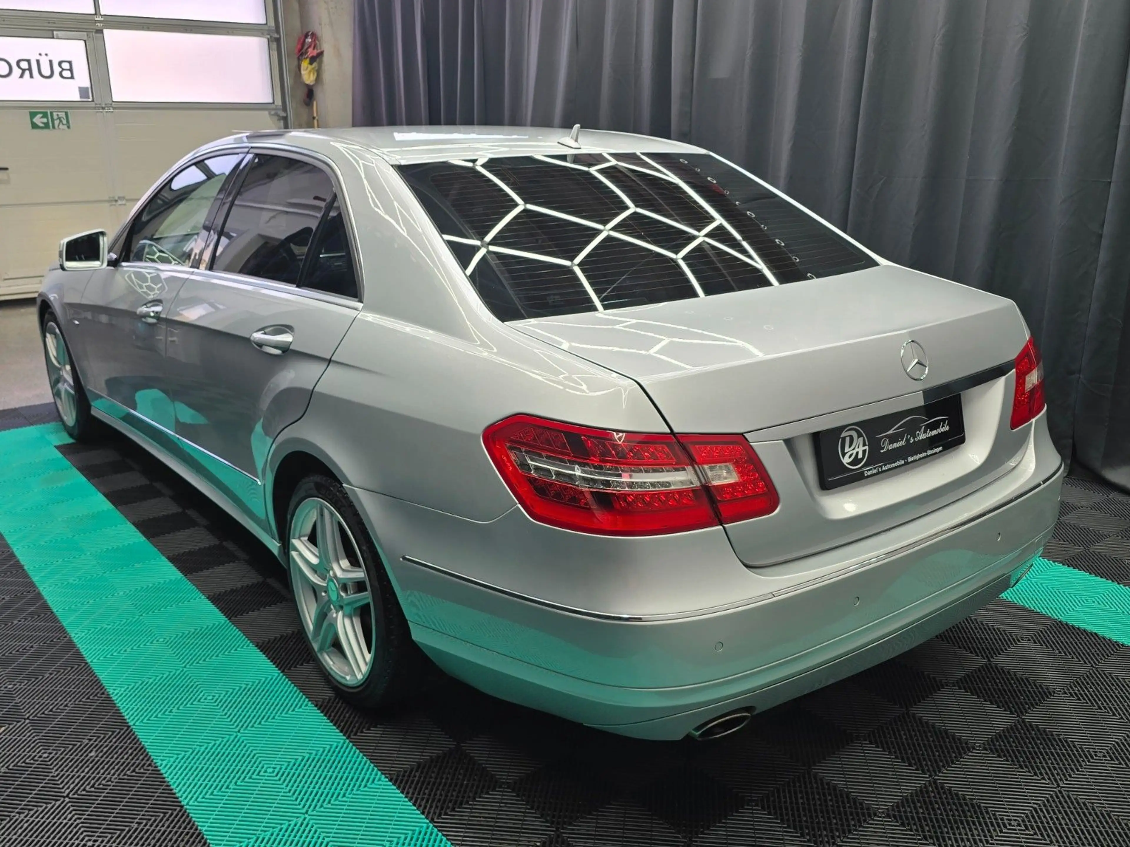 Mercedes-Benz E 350 CGI BlueEfficiency/Rü.KAMERA/NAVI/LEDER — photo 5