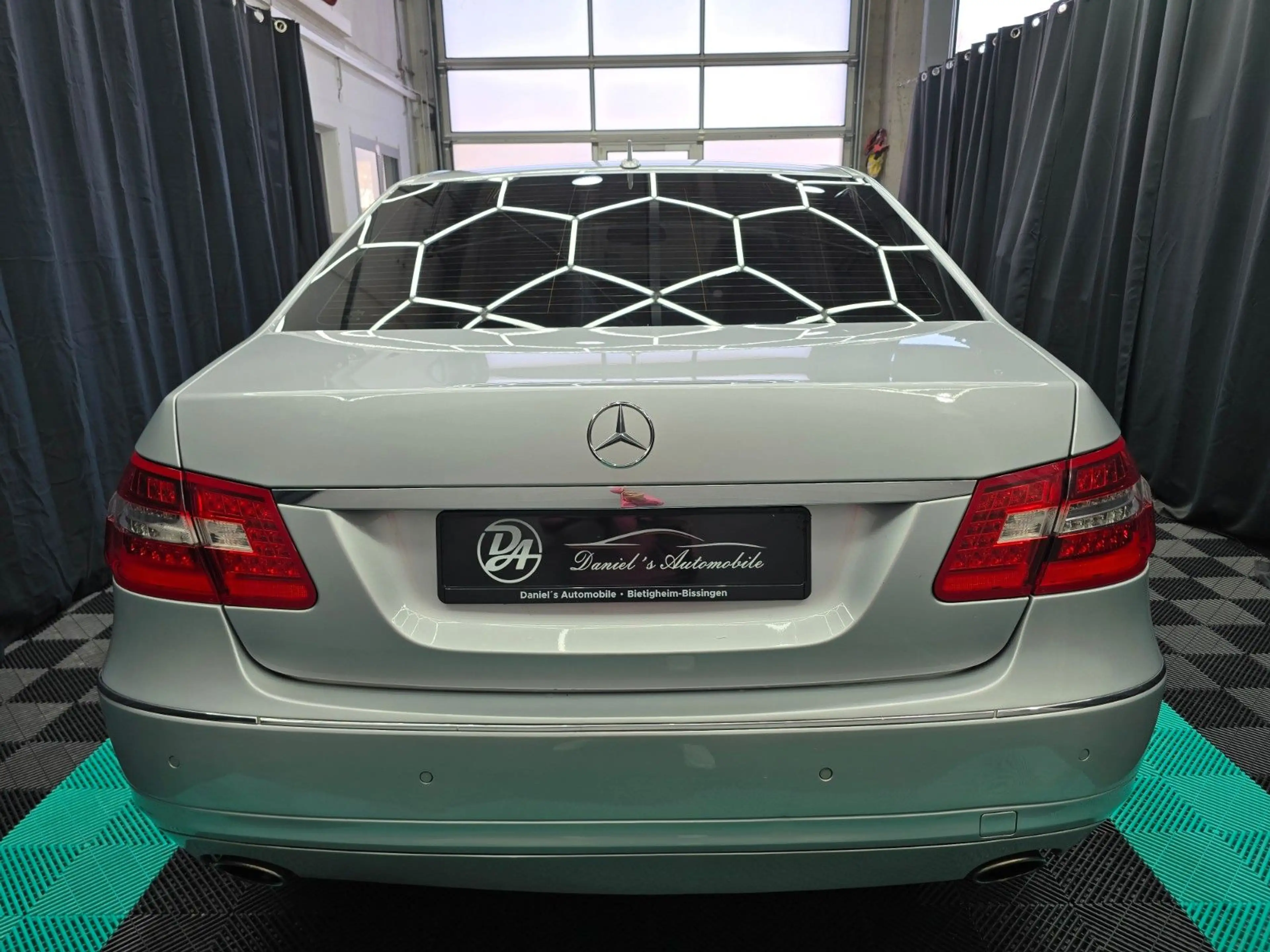 Mercedes-Benz E 350 CGI BlueEfficiency/Rü.KAMERA/NAVI/LEDER — photo 6