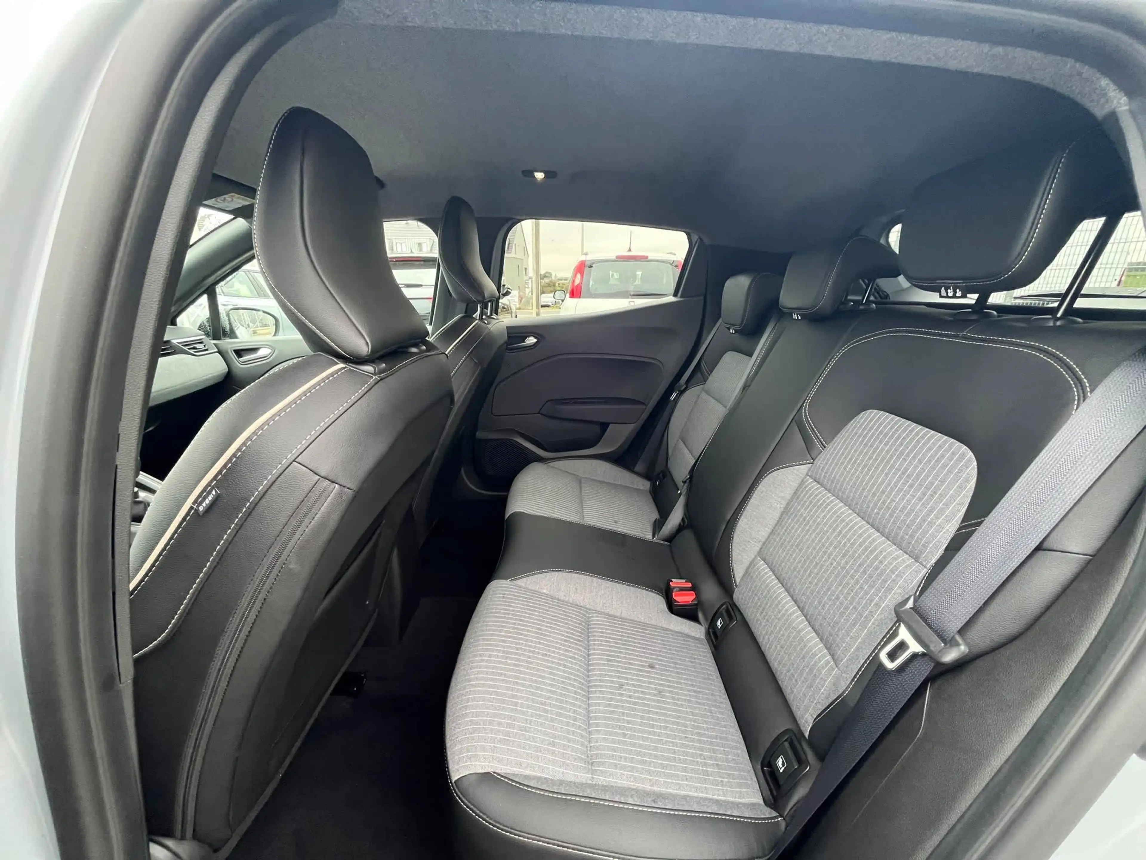 Renault Clio Clio 1.0 TCe Techno — photo 7