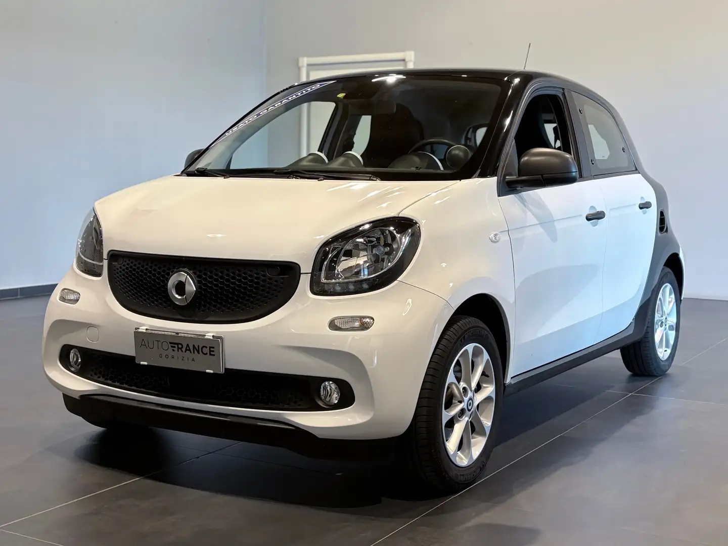 smart forFour Forfour II 2015 1.0 Youngster 71cv my18 Bianco - 1