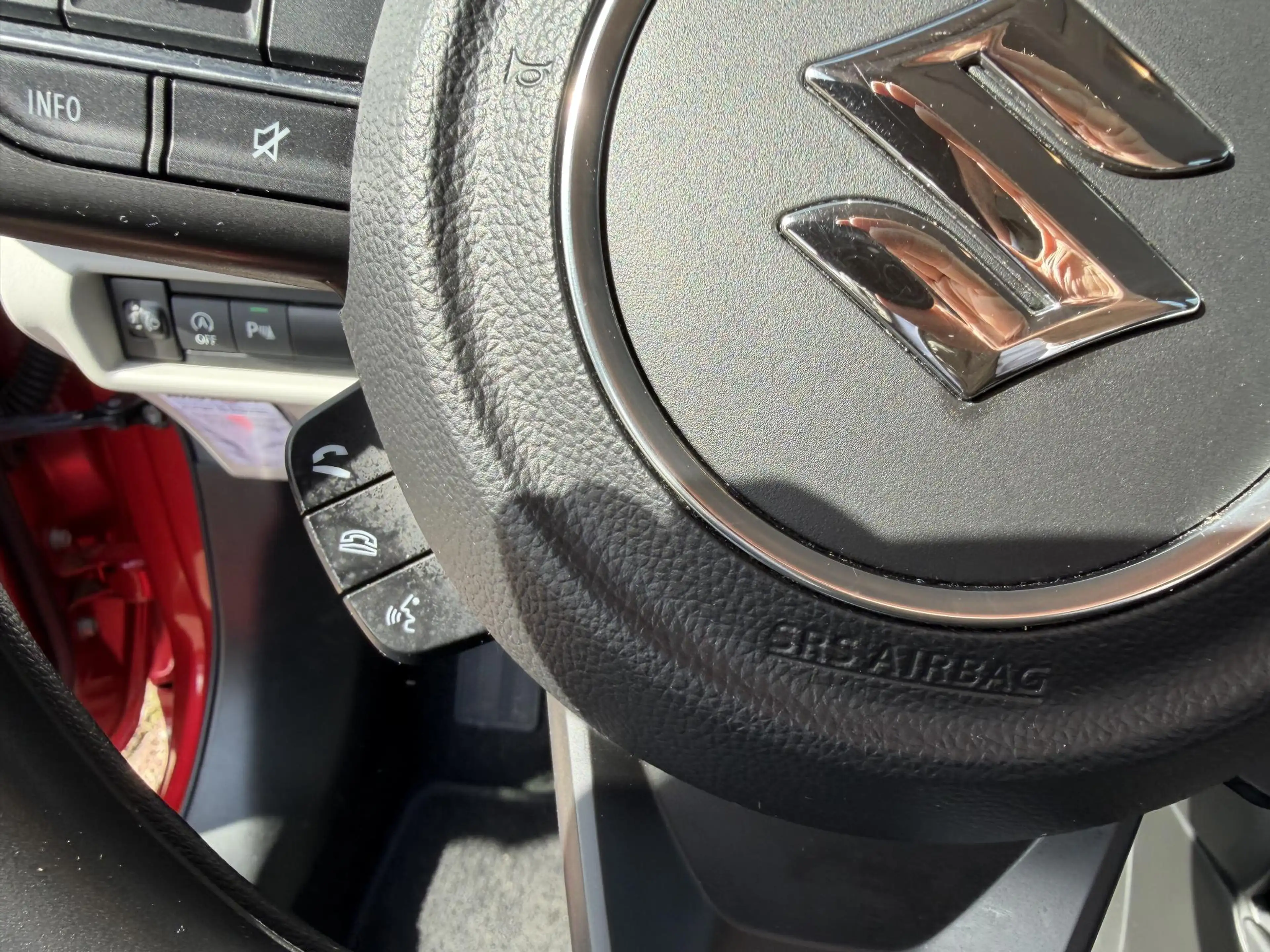 Suzuki Swift 1.2 Comfort plus Smart Hybrid — photo 13