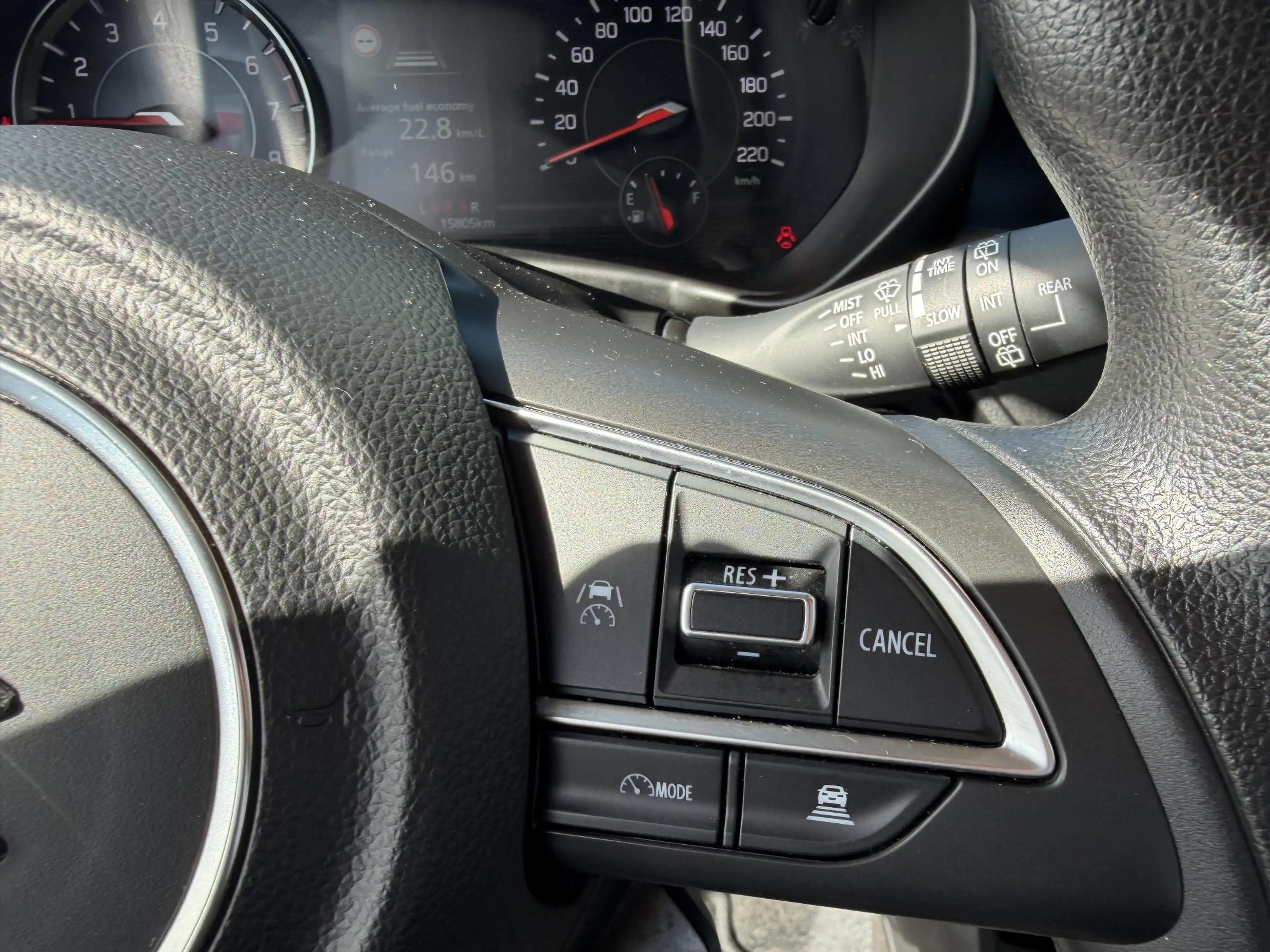 Suzuki Swift 1.2 Comfort plus Smart Hybrid — photo 12