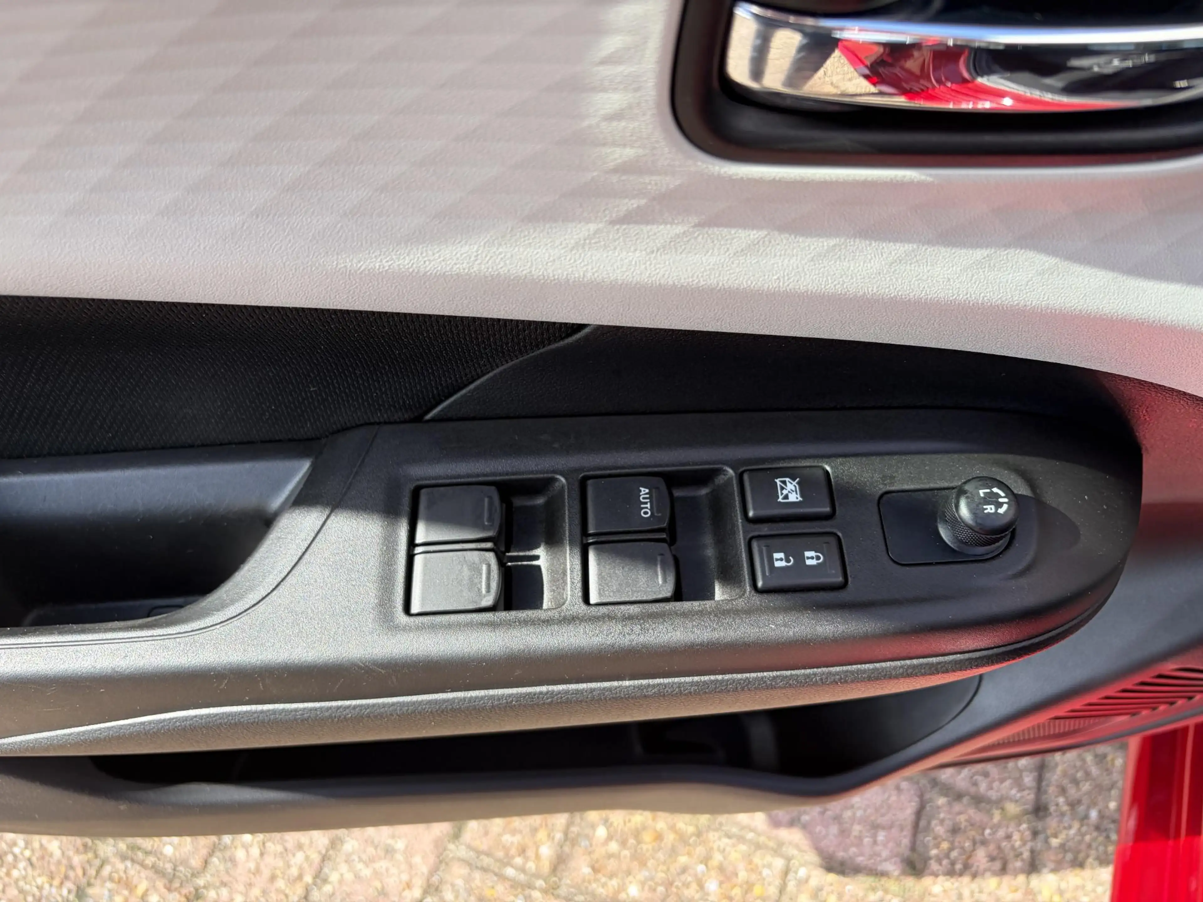 Suzuki Swift 1.2 Comfort plus Smart Hybrid — photo 9