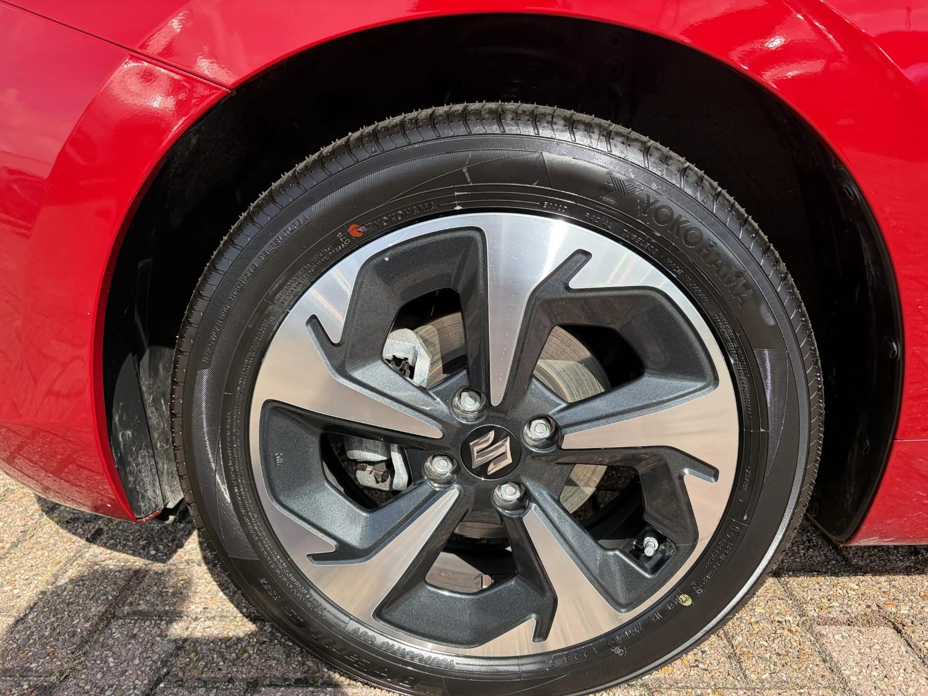 Suzuki Swift 1.2 Comfort plus Smart Hybrid — photo 3