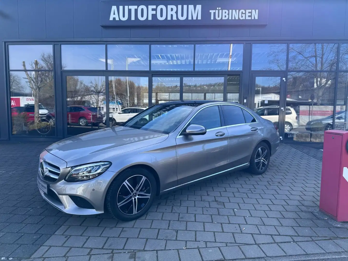 Mercedes-Benz C 220 d Autom. AVANTGARDE*PANORAMA*DISTRO*SH* Plateado - 1