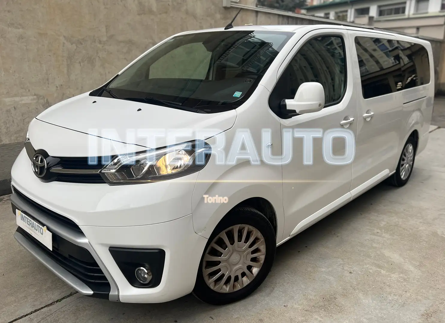 Toyota Proace Verso 8 POSTI L2 Executive Weiß - 1