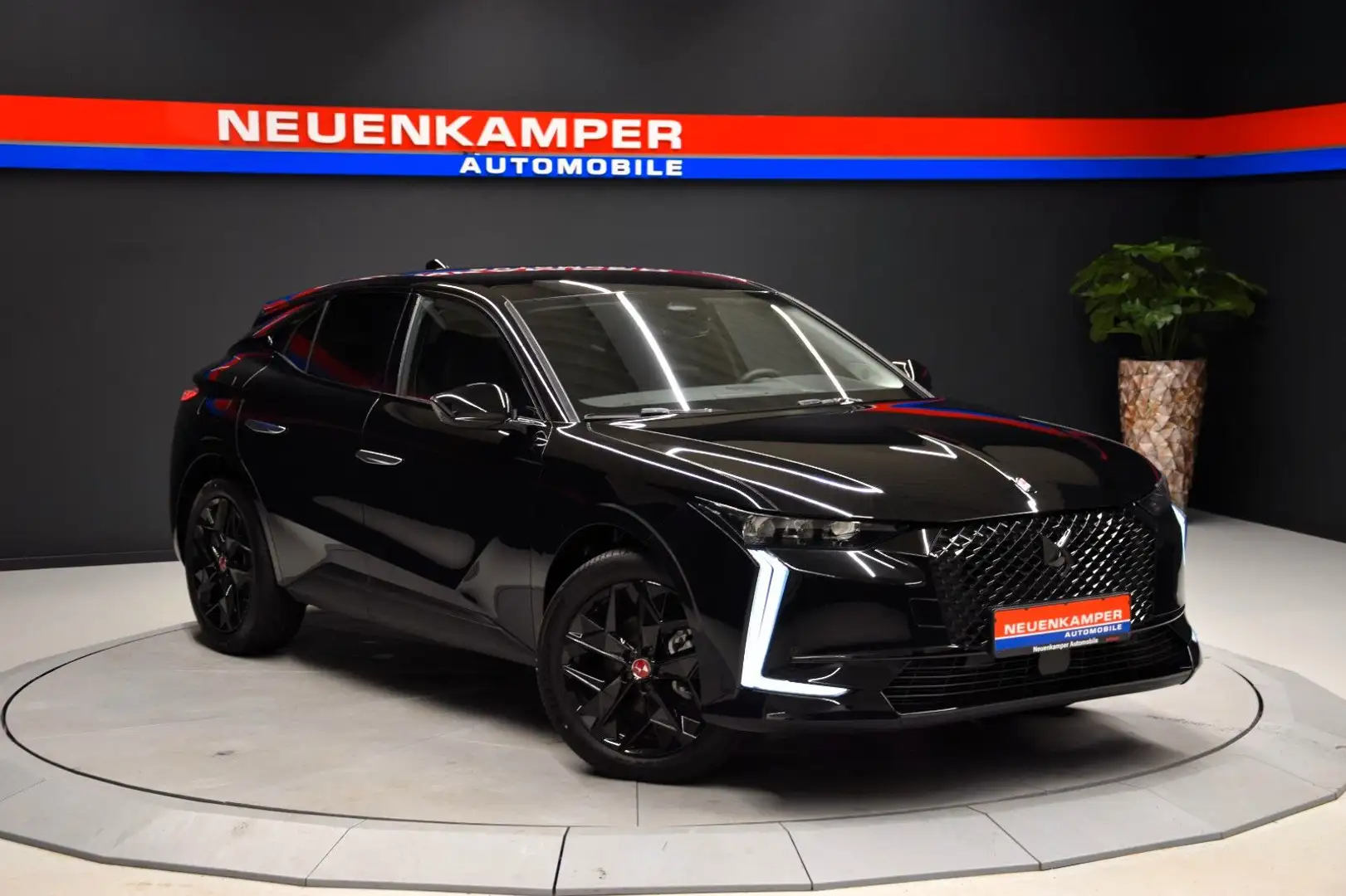 DS Automobiles DS 4 Performance Line Pure Tech 130 HuD Memory Schwarz - 1