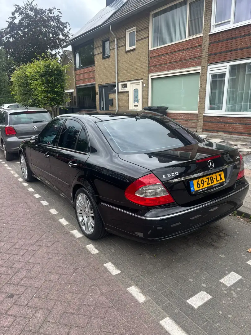 Mercedes-Benz E 320 Avantgarde Zwart - 2