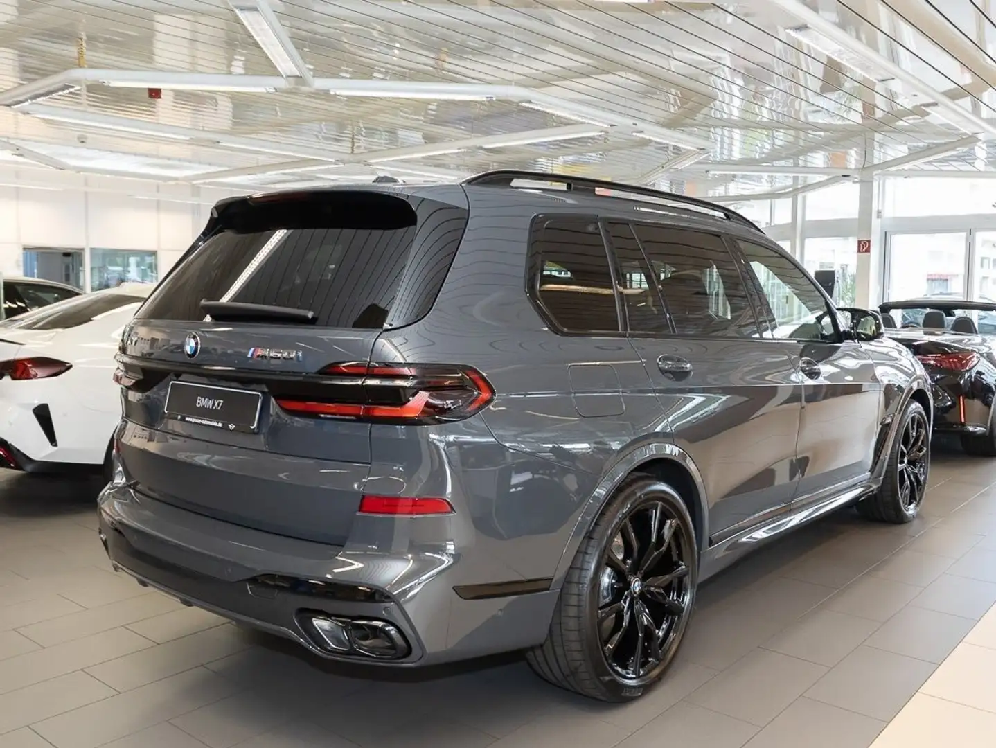 BMW X7 M 60i M Sport Pro PANO AHK CARBON B&W Sound Grau - 2