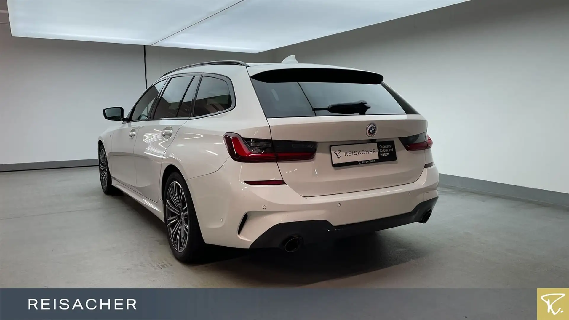 BMW 330 i A Tou M-Sport LCProf Laser DA PA LkrdHzg Weiß - 2