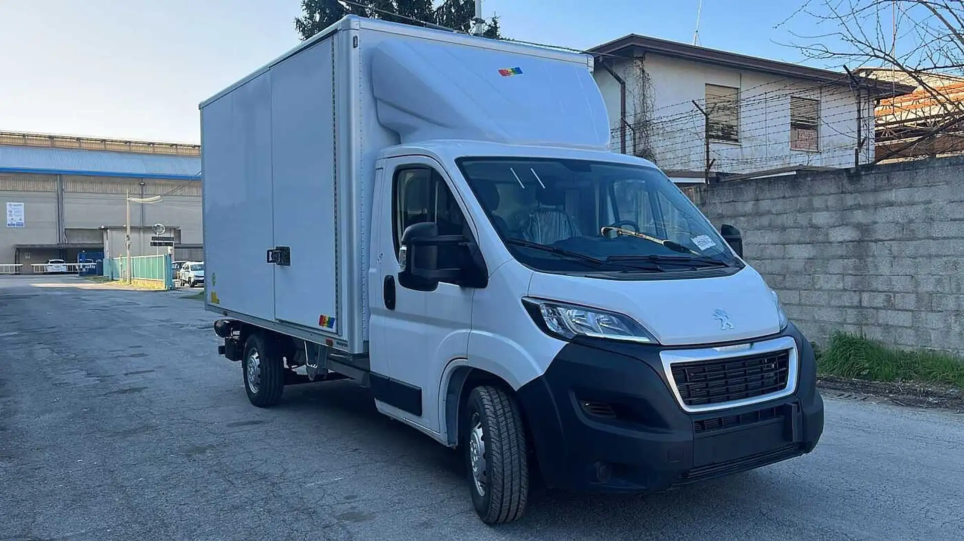 Peugeot Boxer Furgonatura con sponda 435 2.2 BlueHDi 140cv Bianco - 1