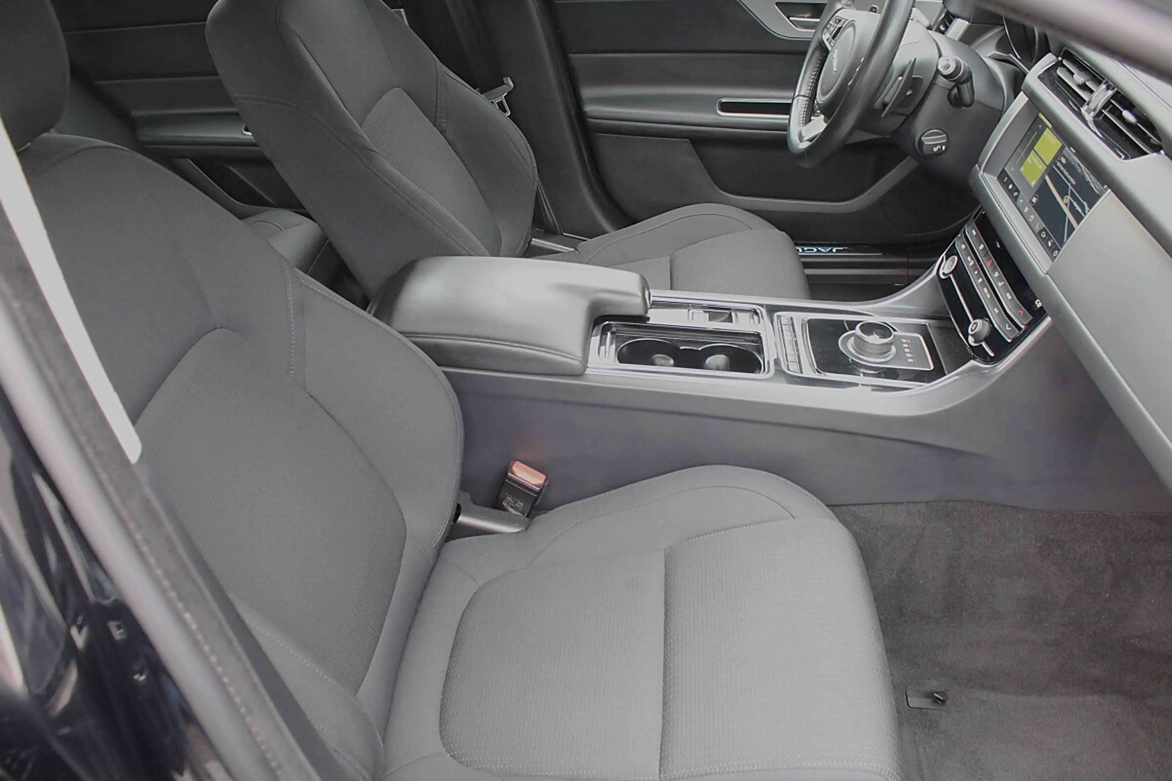Jaguar XF Sportbrake E-Performance Aut. — photo 12