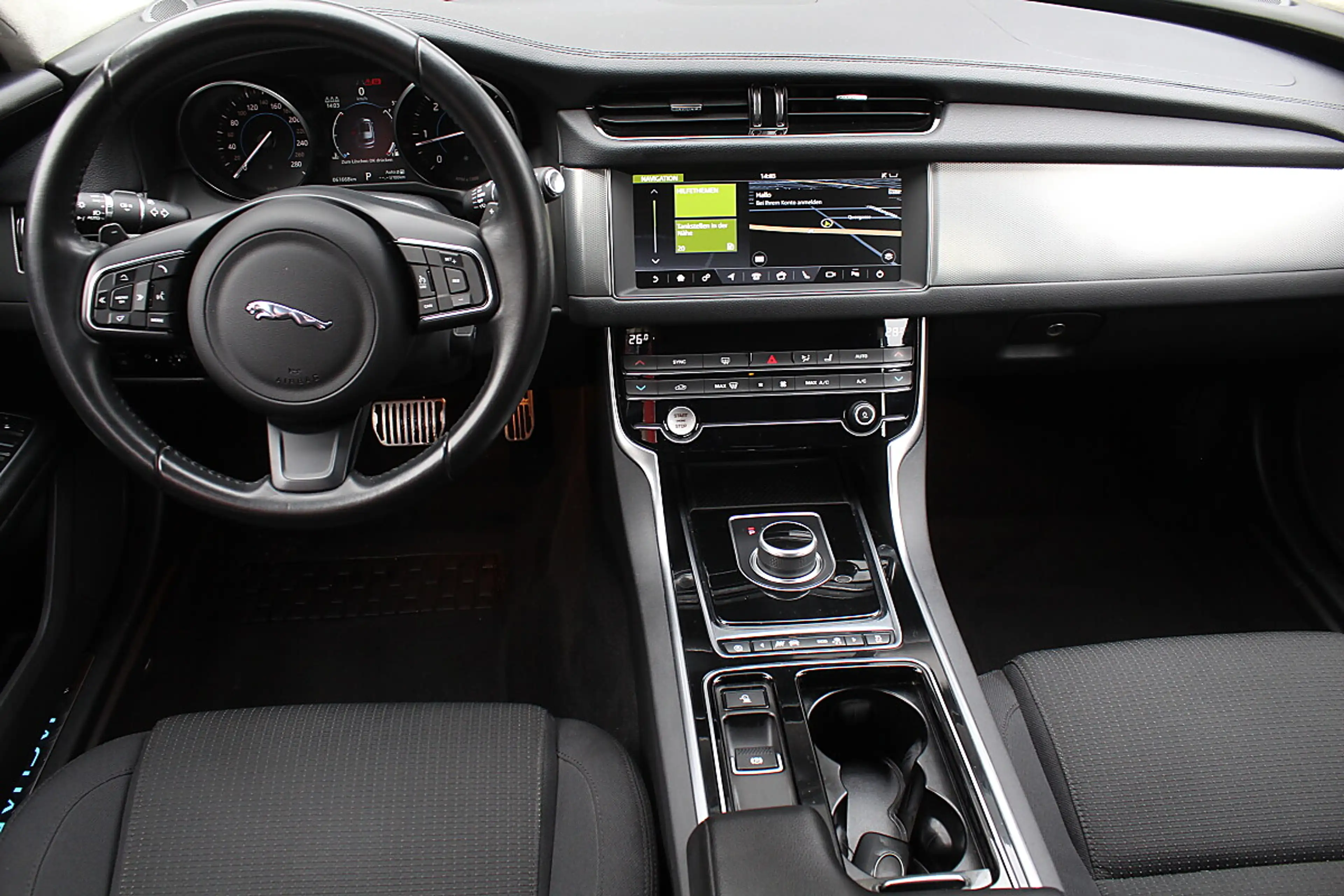 Jaguar XF Sportbrake E-Performance Aut. — photo 13