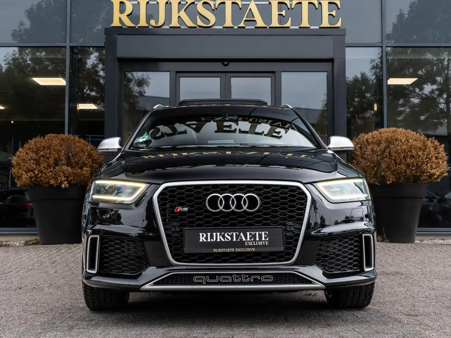 Audi RS Q3 RSQ3 2.5 TFSI Quattro|PANO|BOSE|20''|KEYLESS|PDC|C Zwart - 2
