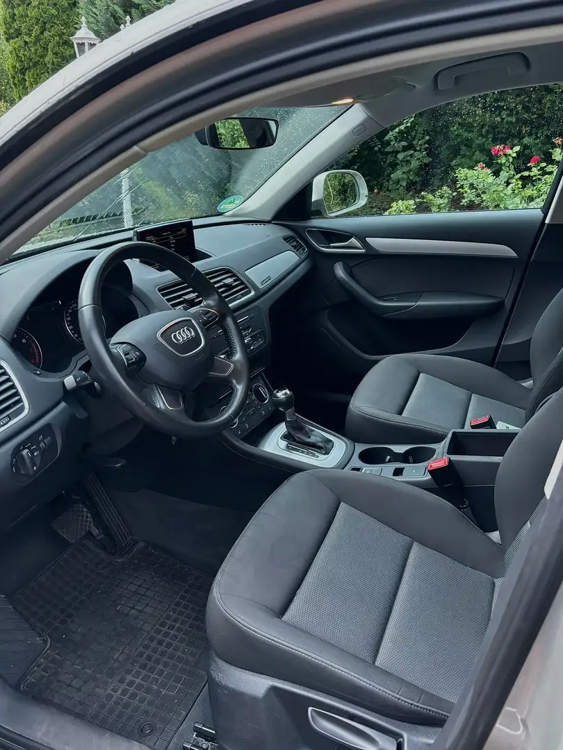 Audi Q3 Q3 2.0 TFSI quattro S tronic Silber - 2