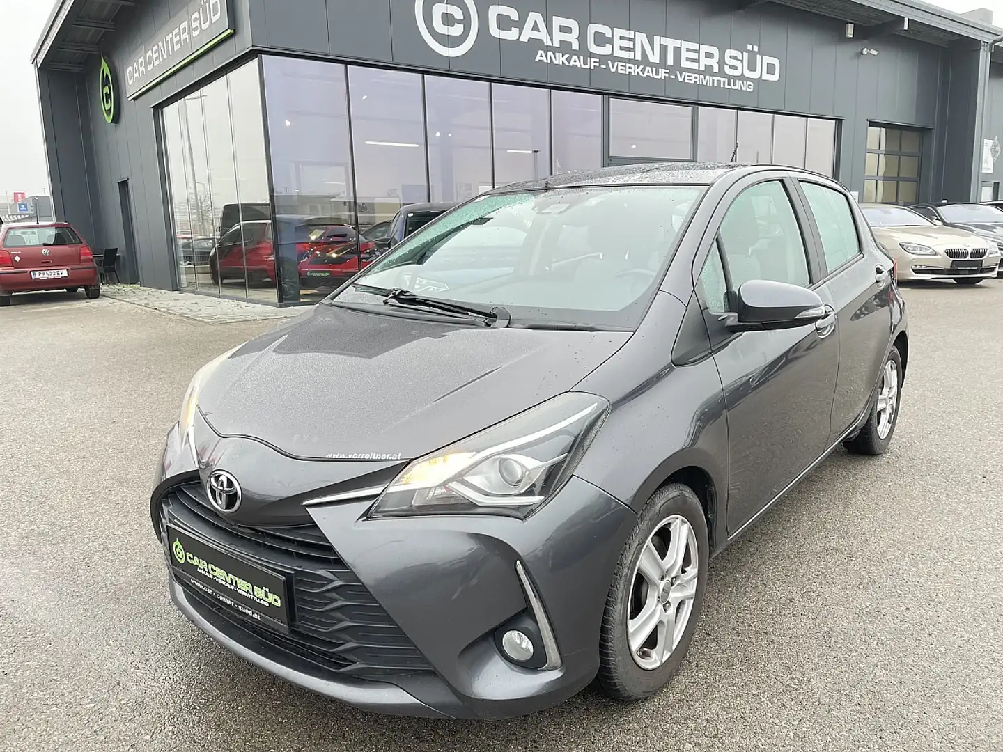 Toyota Yaris 1,4 D-4D Active Grau - 1