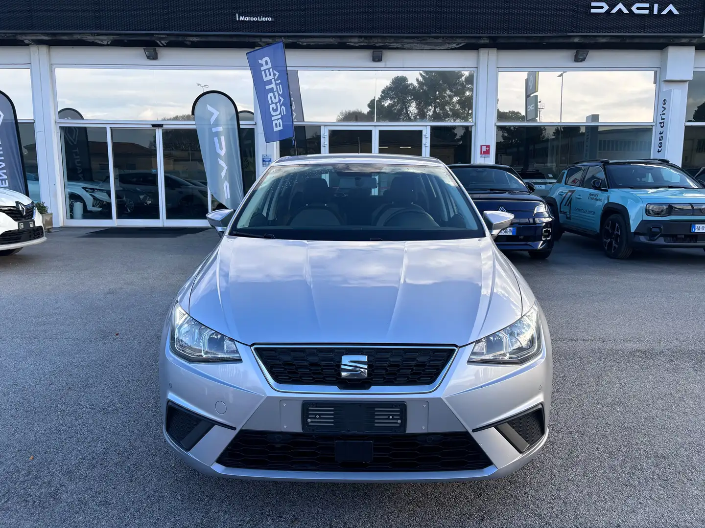 SEAT Ibiza Ibiza 1.0 tgi Style 90cv Metano Plateado - 2
