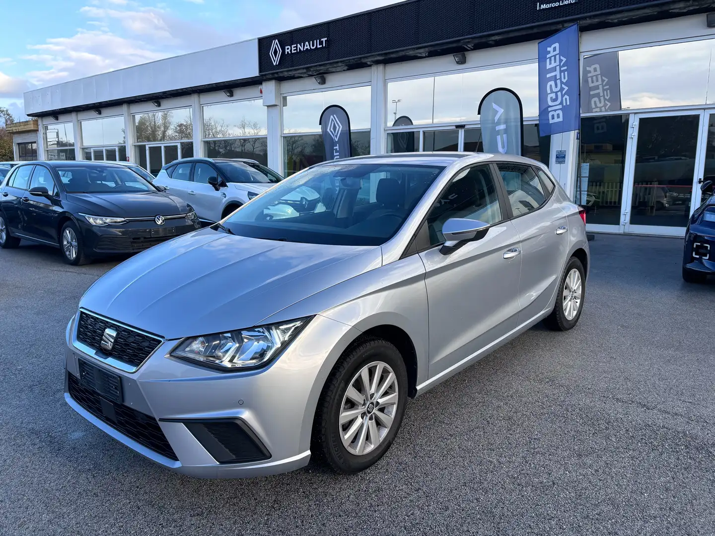 SEAT Ibiza Ibiza 1.0 tgi Style 90cv Metano Plateado - 1