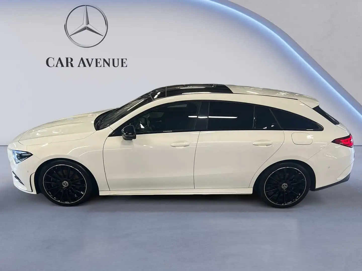 Mercedes-Benz CLA 200 Shooting Brake AMG Line Blanc - 2