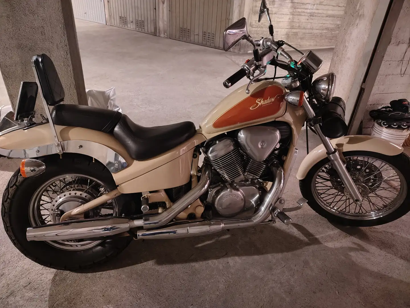 Honda Shadow 600 Prima versione Beige - 2
