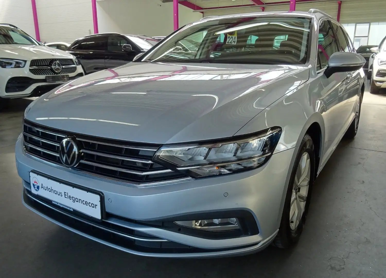 Volkswagen Passat Variant PASSAT 2.0 TDI CL.*AHK*ACC*CAM*ASSISTENTEN*FLA* Geel - 1