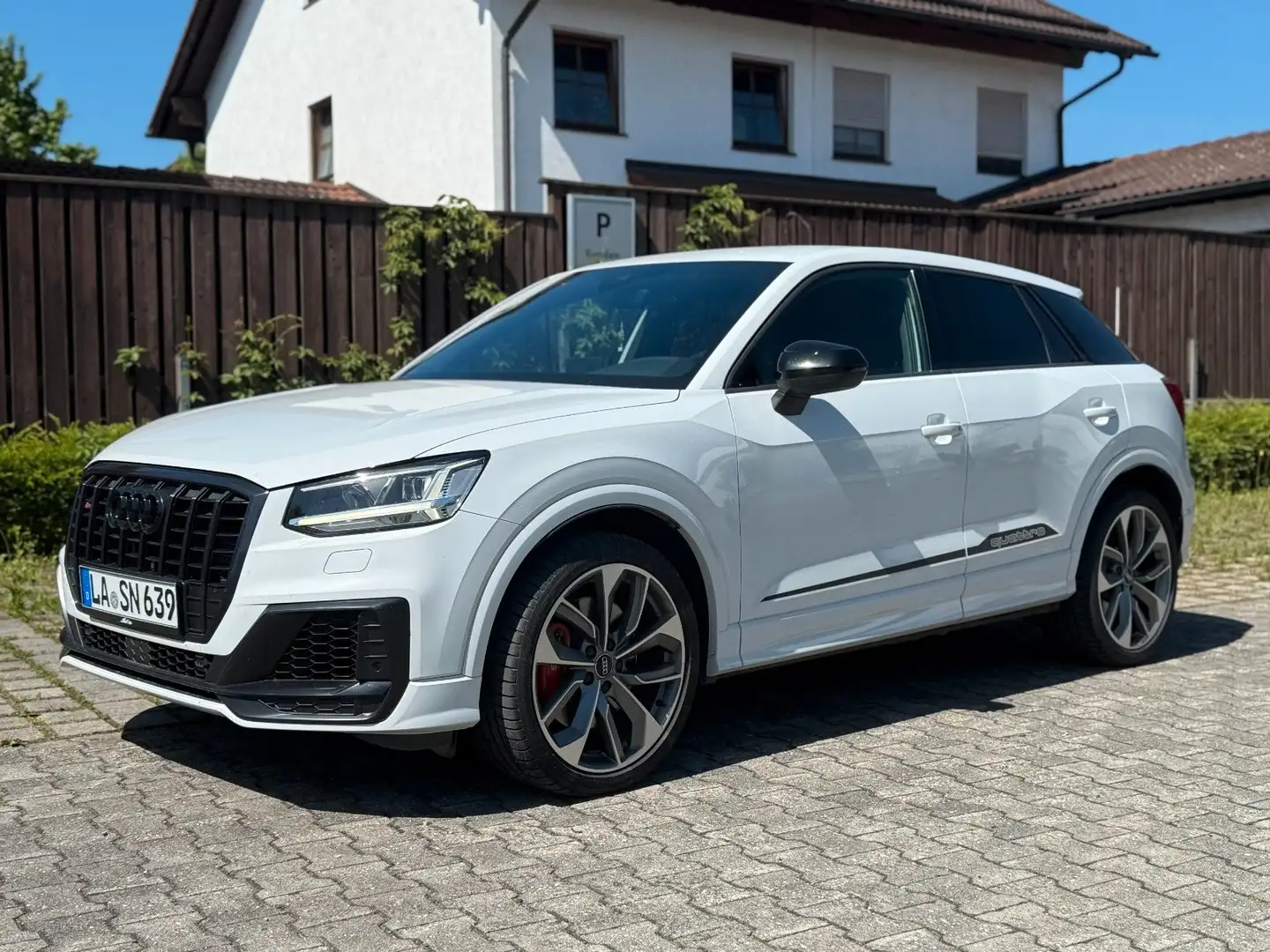 Audi SQ2 2.0 TFSI quattro|BangOlufsen|ACC|Keyless|TOP Weiß - 1