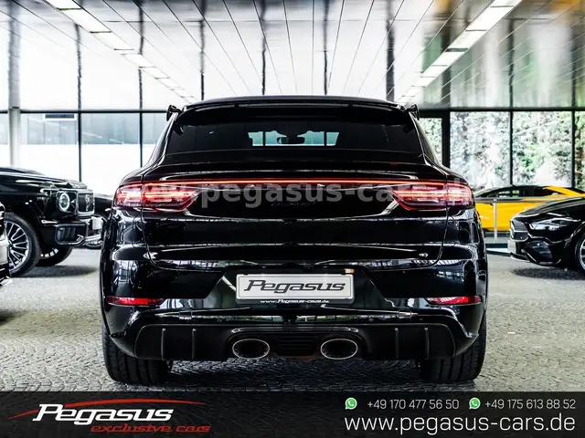 Porsche Cayenne view 8