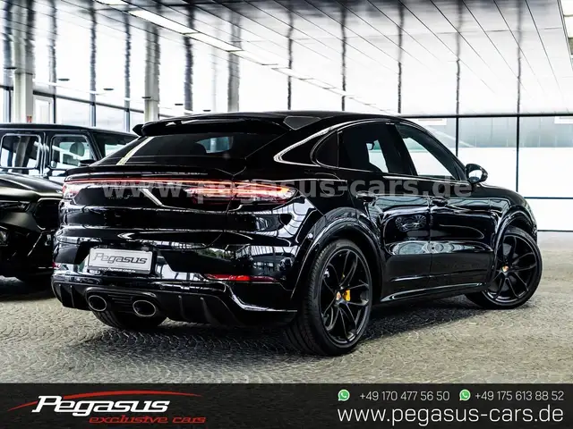 Porsche Cayenne view 15