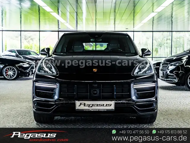Porsche Cayenne view 4