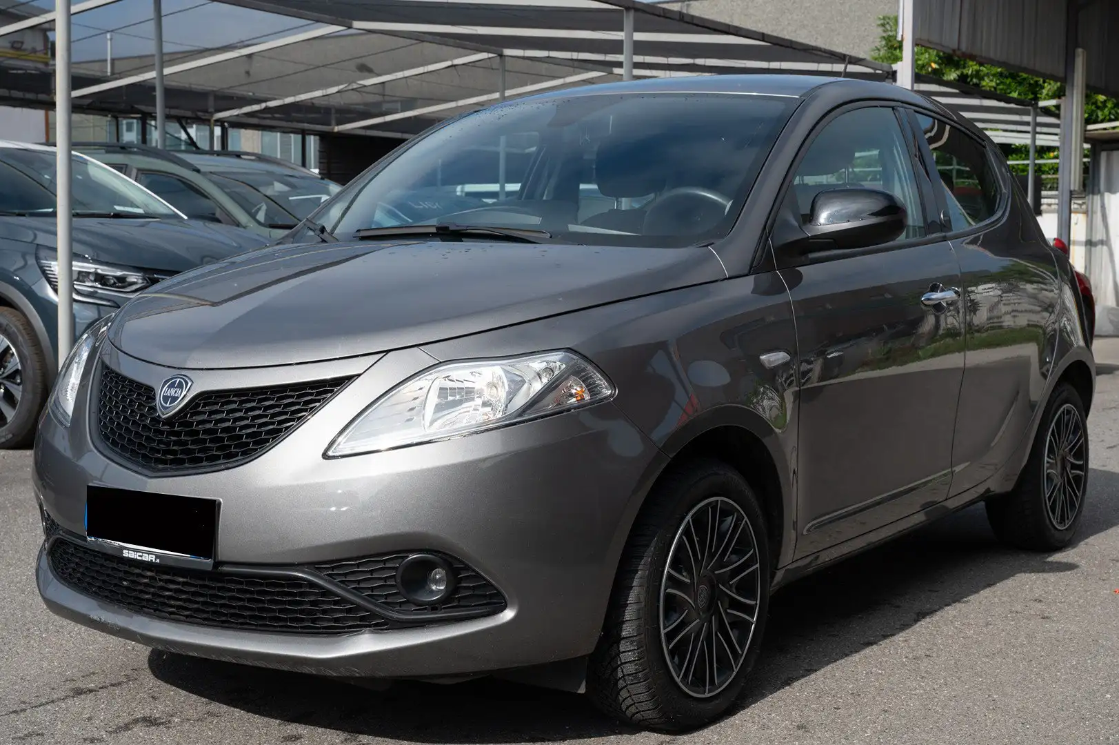 Lancia Ypsilon 1.0 FireFly 5 porte S&S Hybrid Gold Grigio - 2