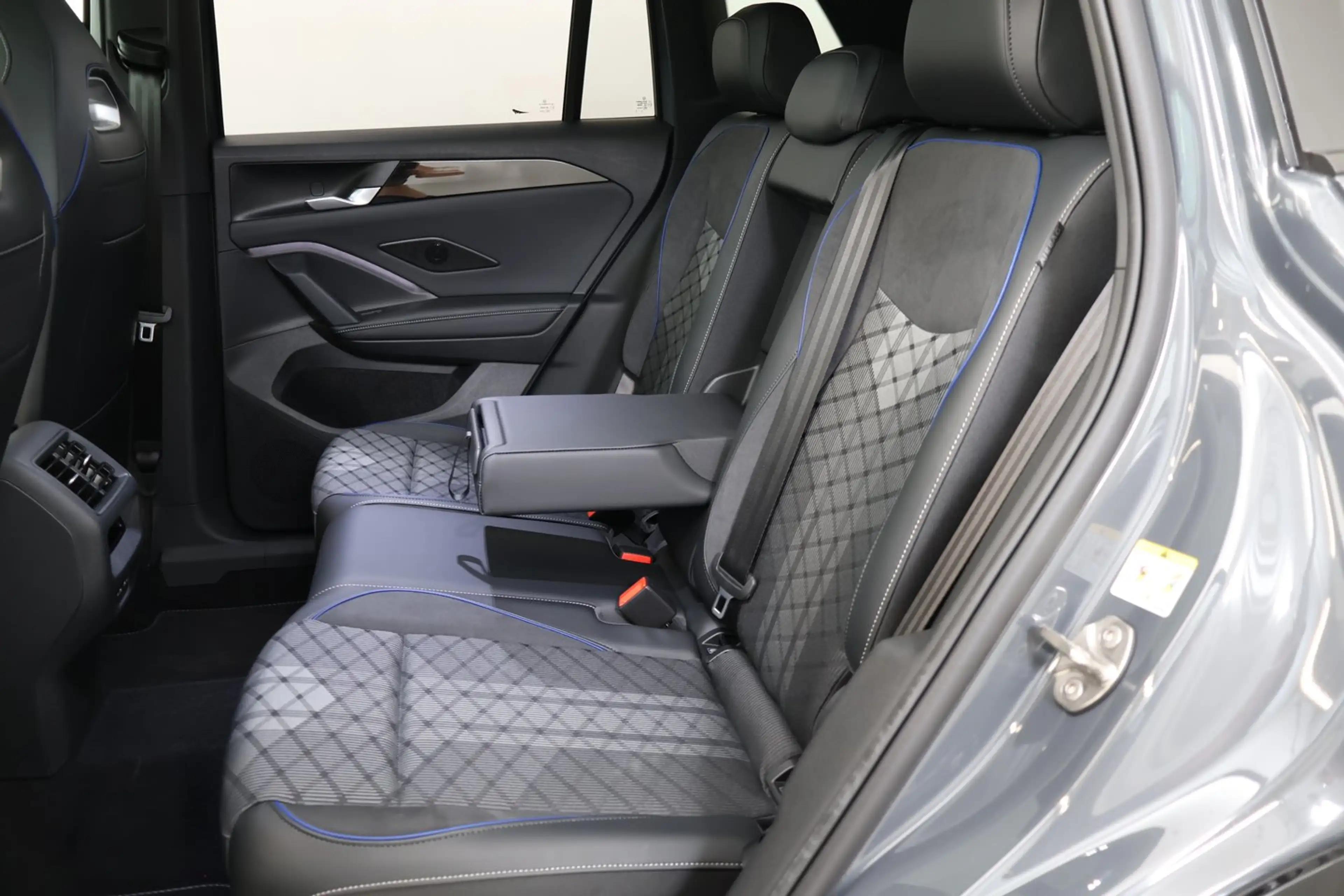 Volkswagen Tiguan Sport eHybrid DSG 150 kW — photo 13