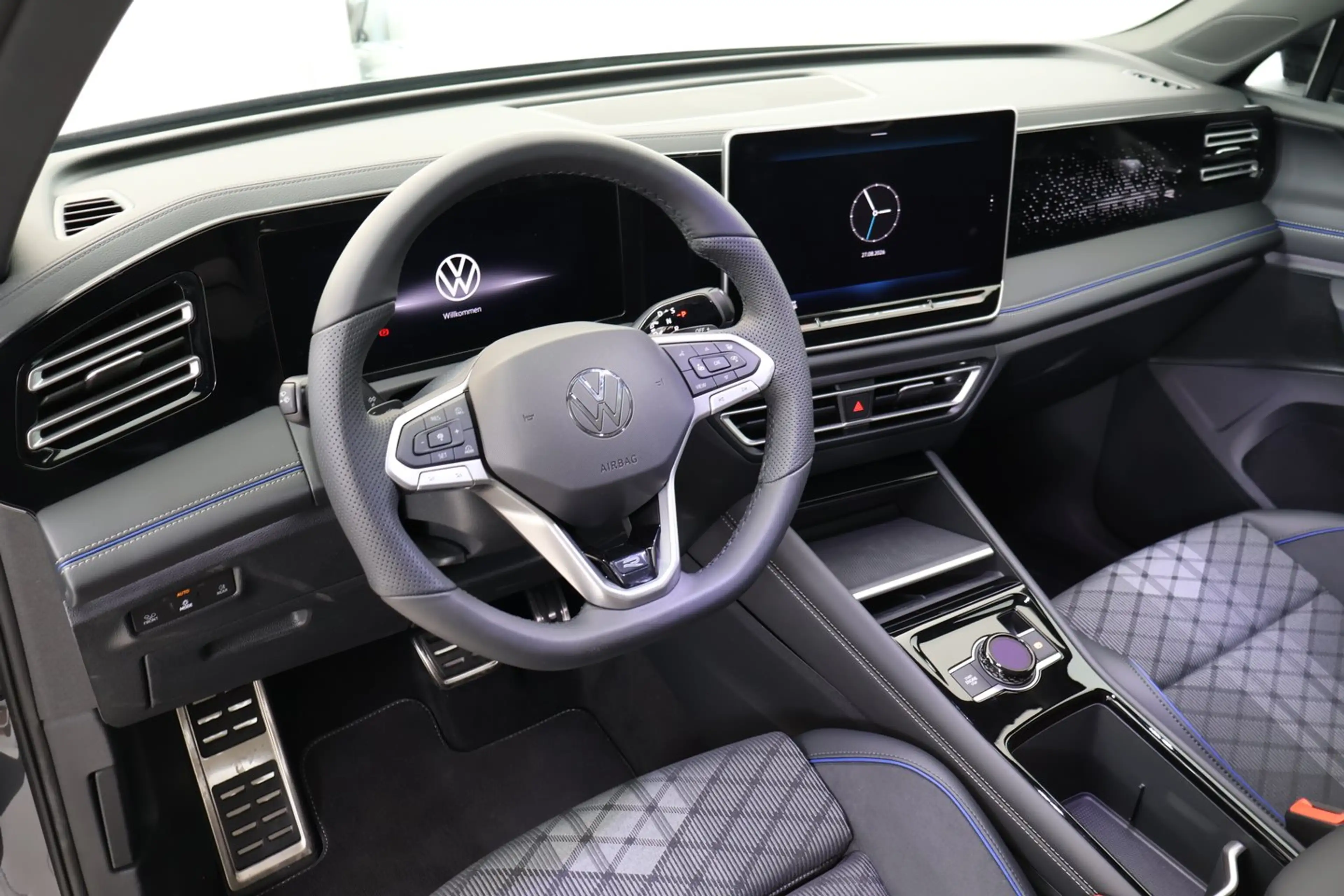 Volkswagen Tiguan Sport eHybrid DSG 150 kW — photo 11