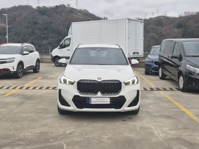 BMW X1 view 3
