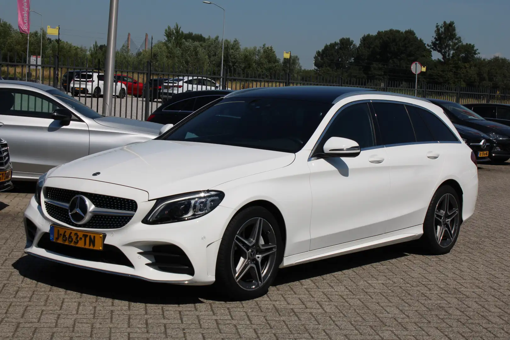 Mercedes-Benz C 180 Estate AUT9 Business Solution AMG PANORAMADAK VIRT Wit - 2