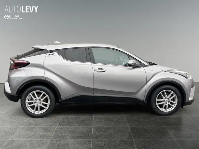 Toyota C-HR view 7
