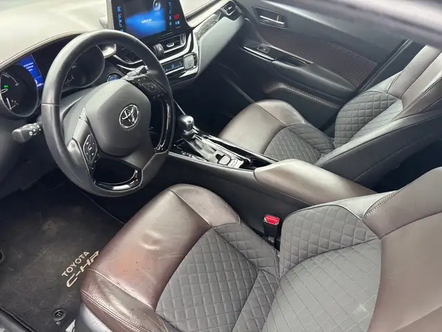 Toyota C-HR view 10