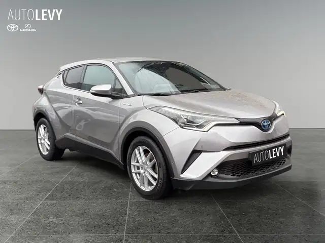 Toyota C-HR view 8