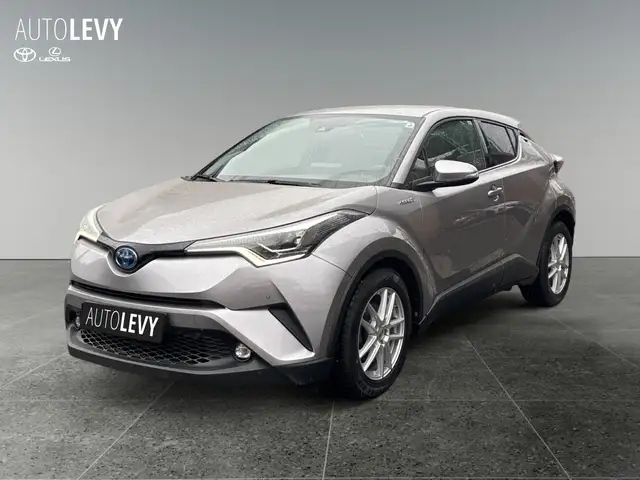 Toyota C-HR view 2